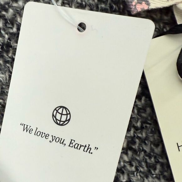 Hippie Rose Charcoal Skull V-Neck Cropped Sweater Size Medium - Picture 7 of 9